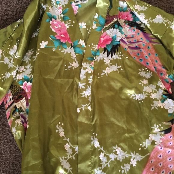 Floral robe and scarf - Picture 3 of 8